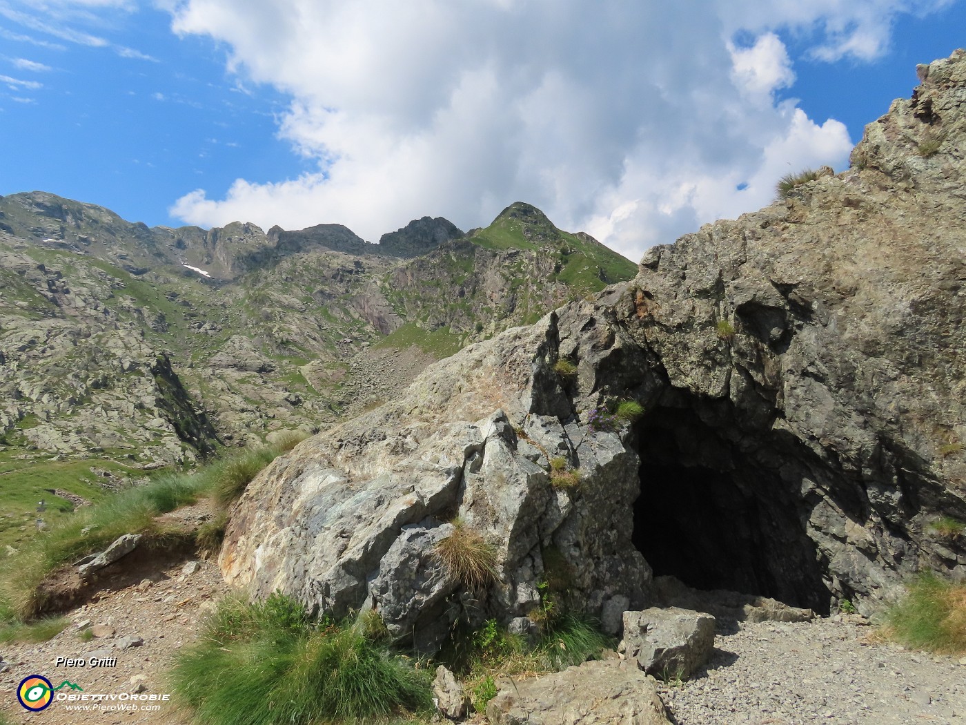 51 Camminamenti nella roccia.JPG